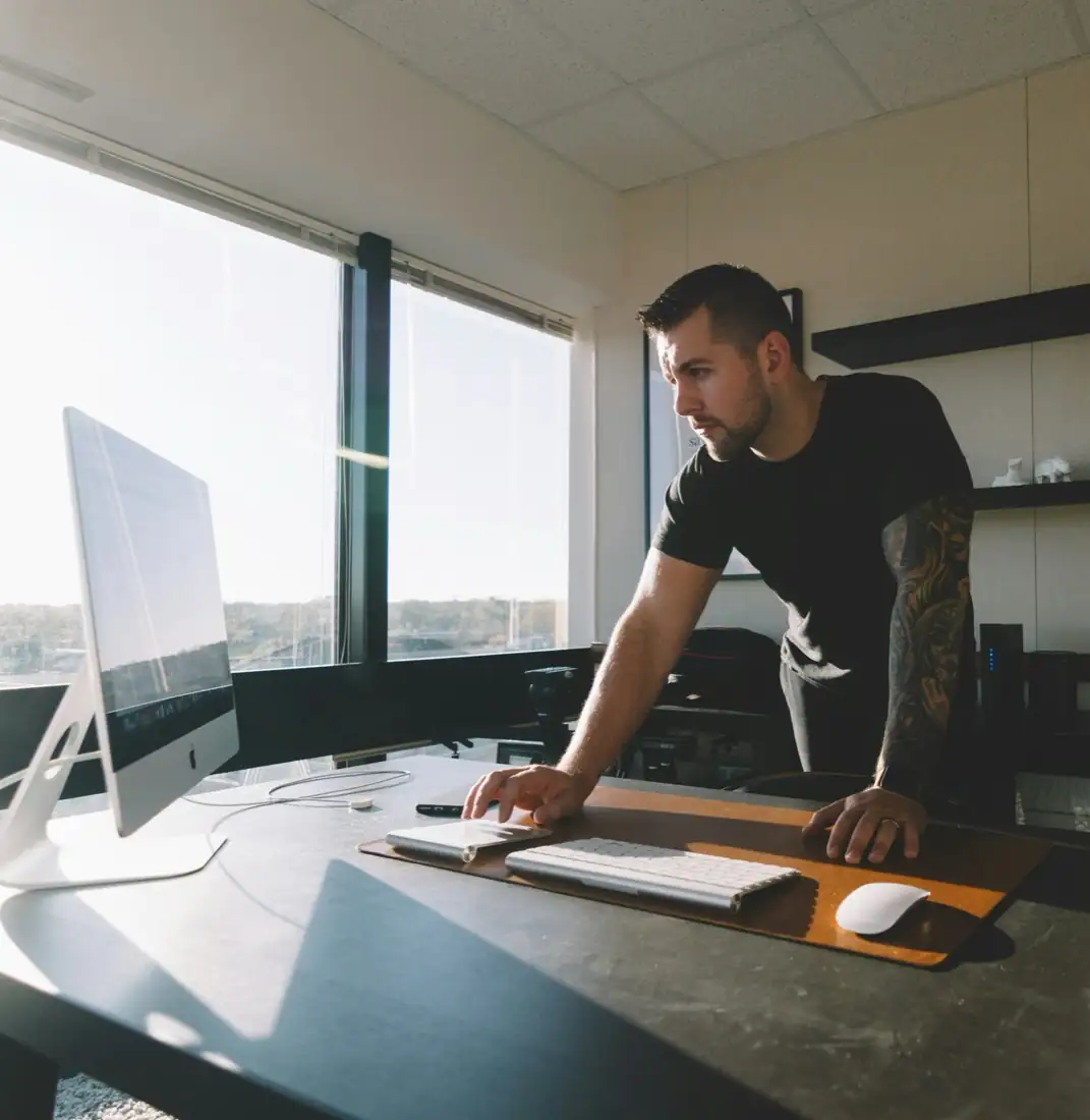 Gestionnaire d'immeubles qui suit ses interventions sur le portail client d'Atlas